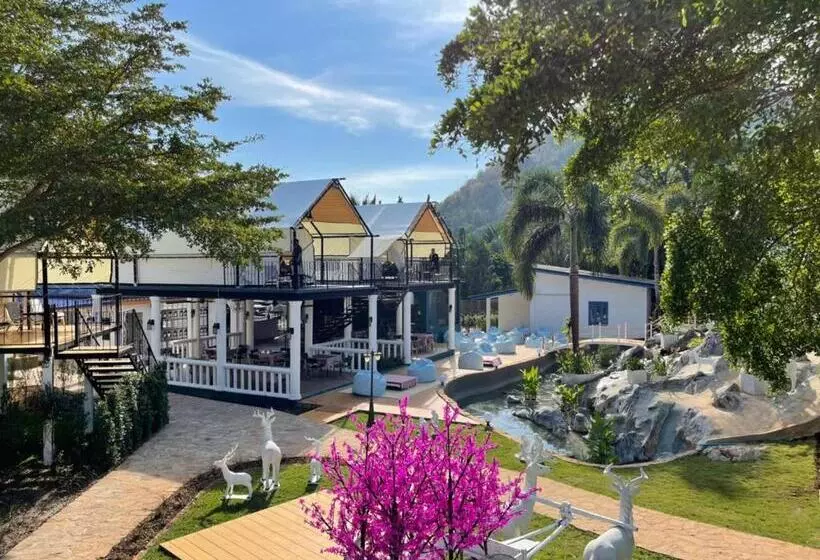 Lomakeskus Mont Blanc Base Camp Khaoyai