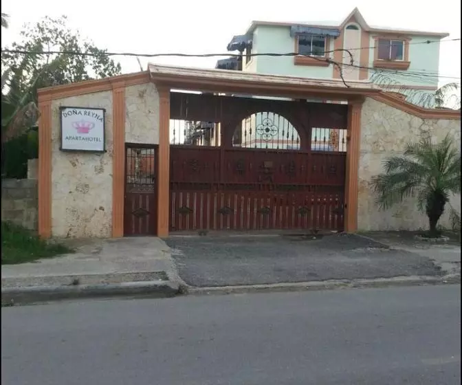 Apartahotel Dona Reyna Alojamientos En Santo Domingo A 5 Min De Aeropuerto Internacional Las América