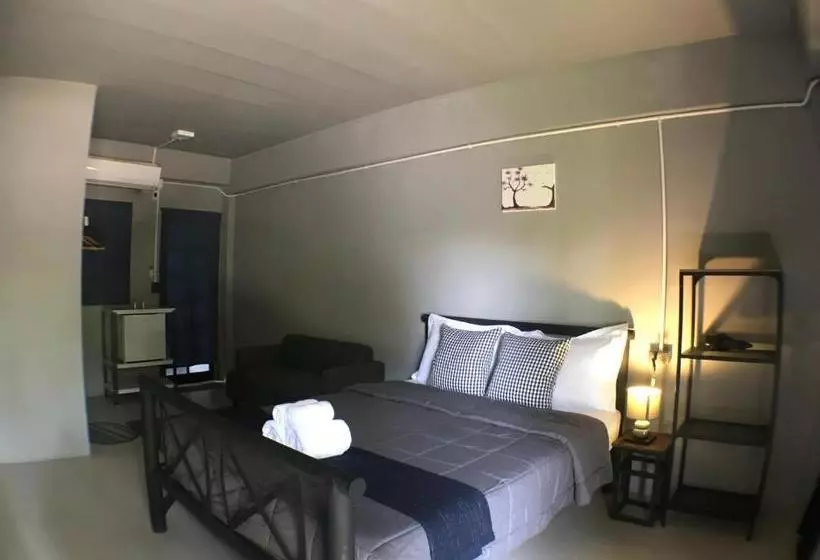 Hotelli Laan Rab Lom Home & Cafe