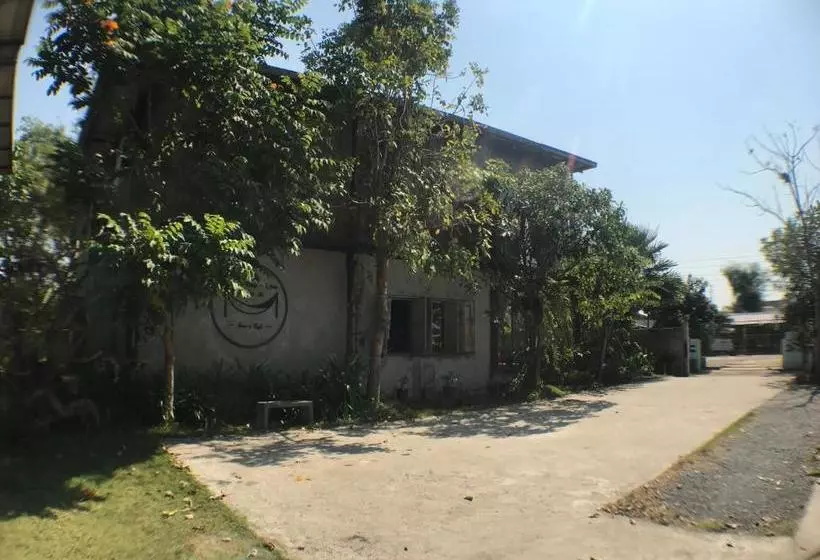 Hotelli Laan Rab Lom Home & Cafe