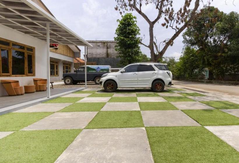 فندق Oyo 2944 Sukawana Travel Hub Guest House