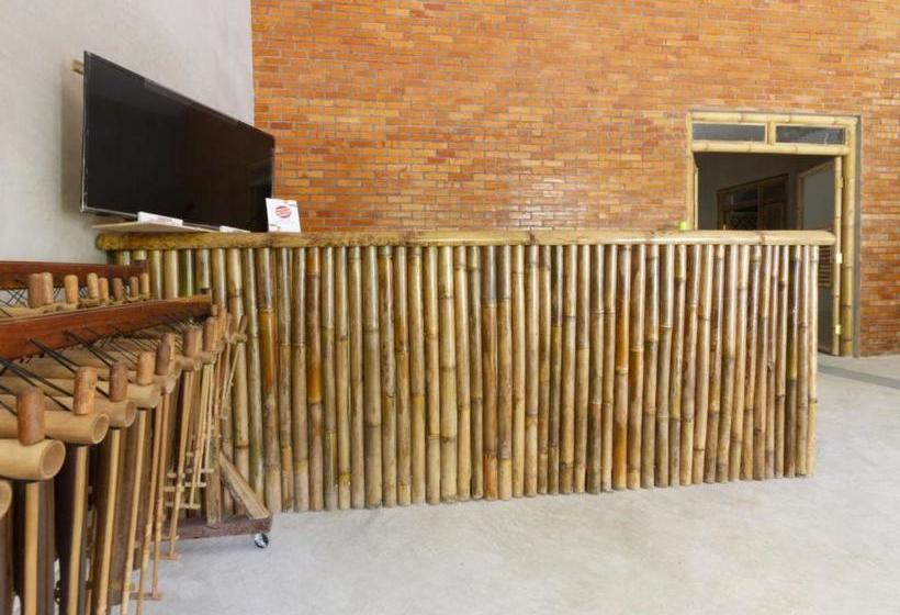 فندق Oyo 2944 Sukawana Travel Hub Guest House