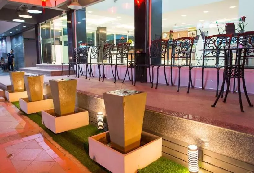 Hotelli The Holidays Hill Betong