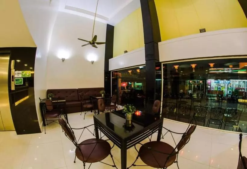 Hotelli The Holidays Hill Betong