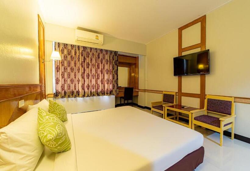 Отель The Holidays Hill Betong