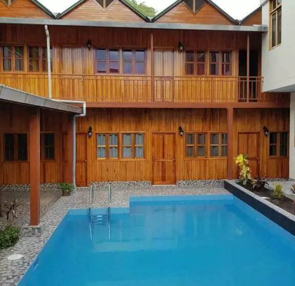 Majatalo Hostal La Maison Canadiense