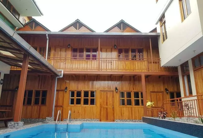 Majatalo Hostal La Maison Canadiense