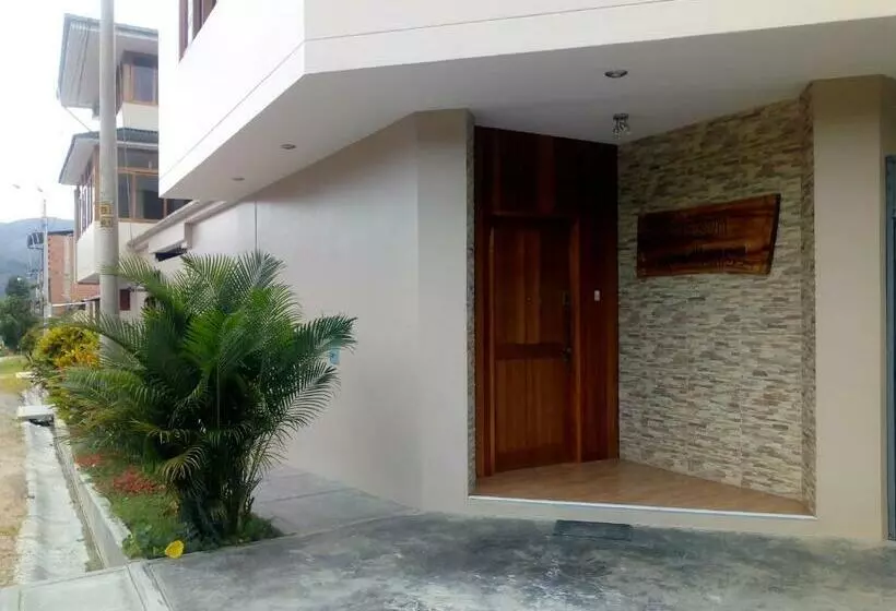 Majatalo Hostal La Maison Canadiense