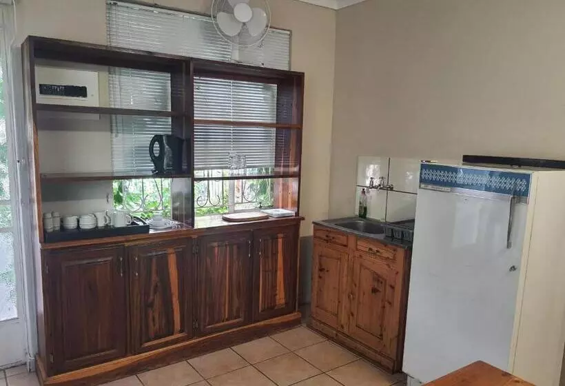 Majatalo Lord Fraser Guest House