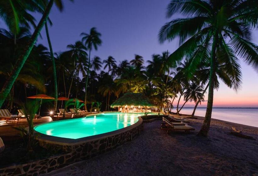 استراحتگاه Calala Island