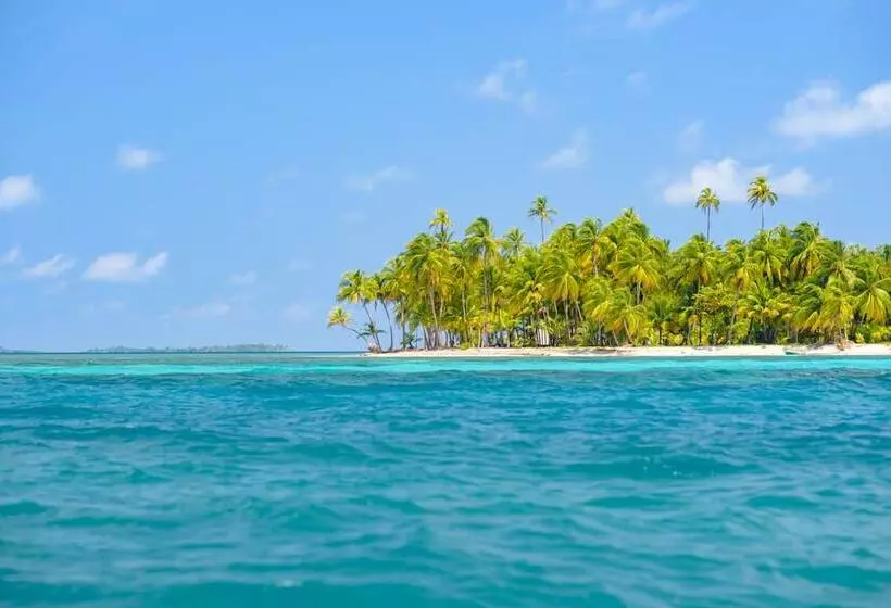 Lomakeskus Calala Island