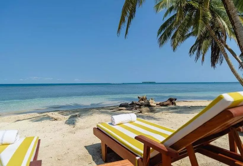 Lomakeskus Calala Island