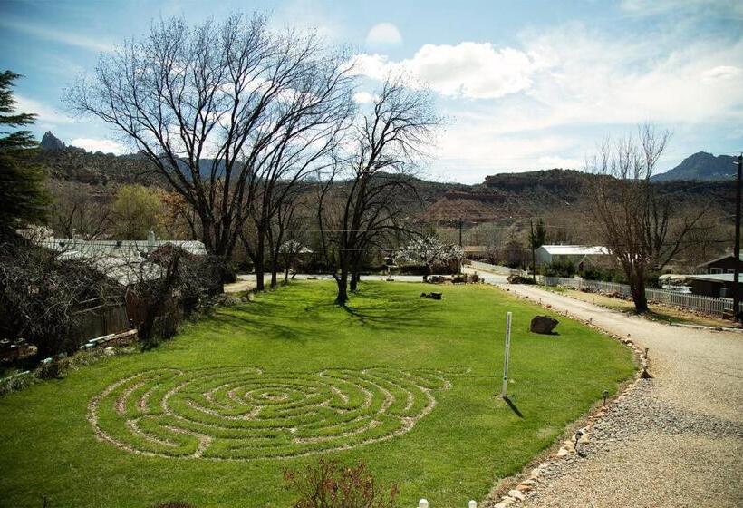 فندق صغير 2 Cranes Inn   Zion