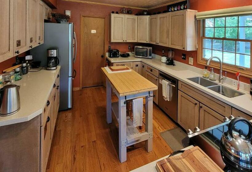 فندق صغير 2 Cranes Inn   Zion