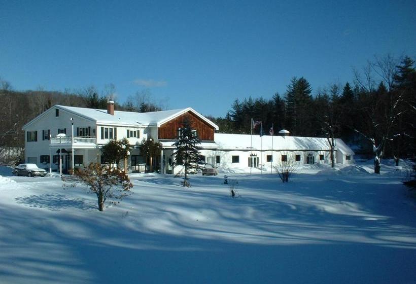 ユースホステル Inn By The River