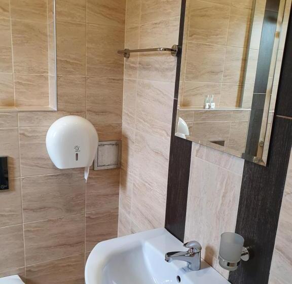 Family Hotel Novel City