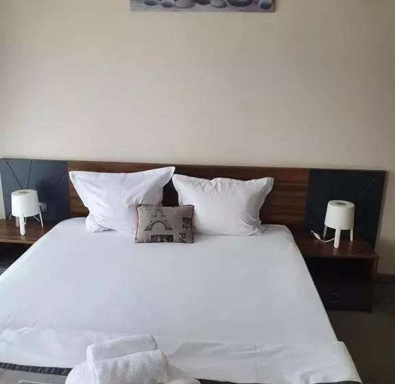 Family Hotel Novel City