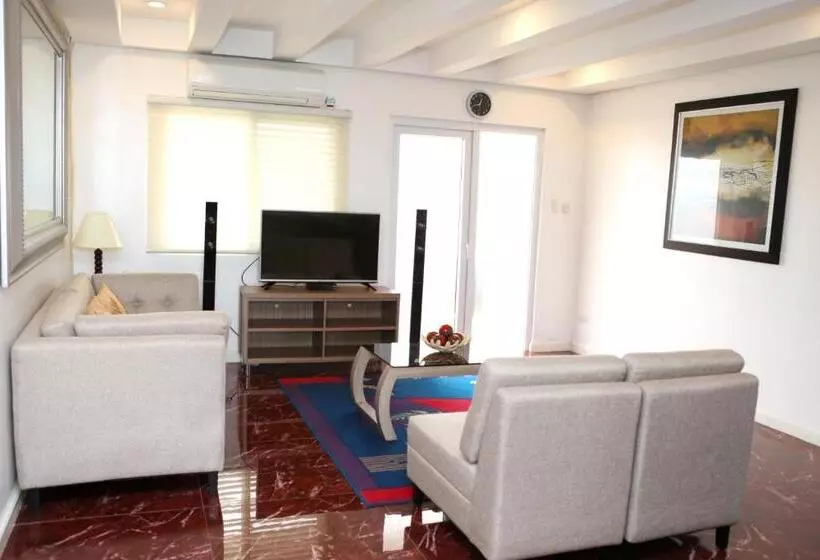 ホテル Centtro Residences