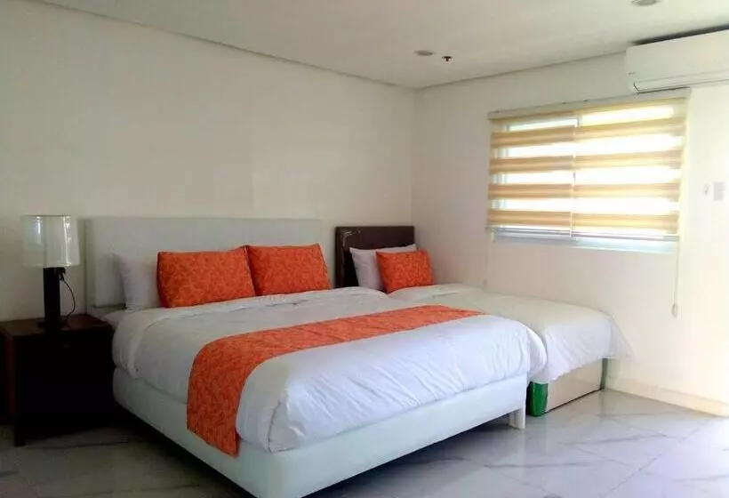 ホテル Centtro Residences