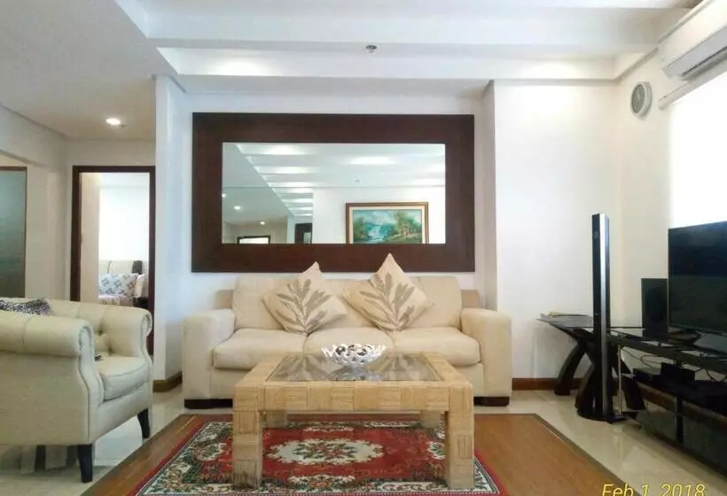 ホテル Centtro Residences