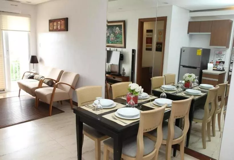 ホテル Centtro Residences