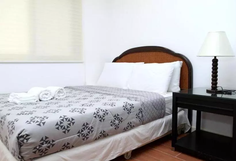 ホテル Centtro Residences