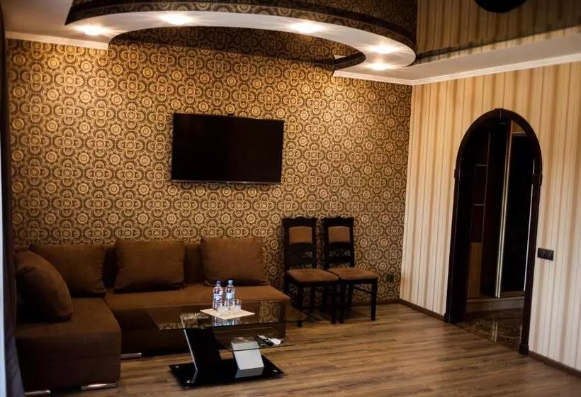 ホテル Charivne Ozero