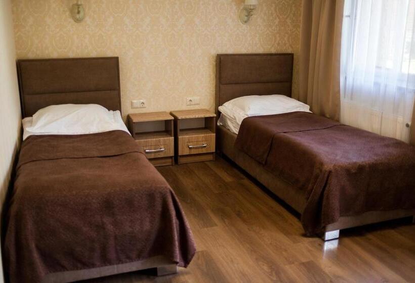 Отель Charivne Ozero