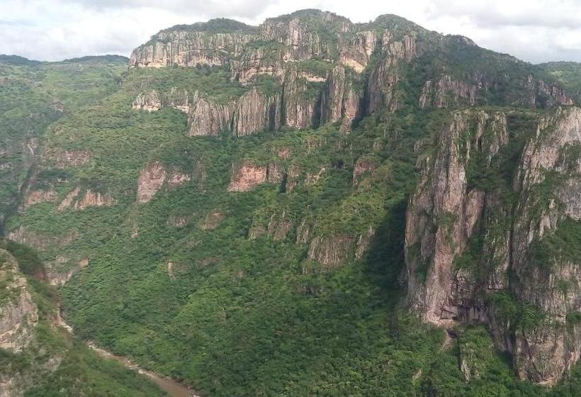 فندق Entronque Barrancas