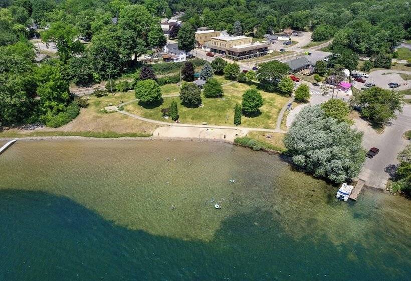 فندق Fife Lake Lodge