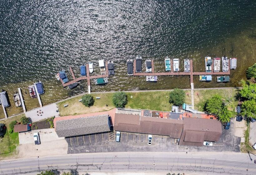 فندق Fife Lake Lodge