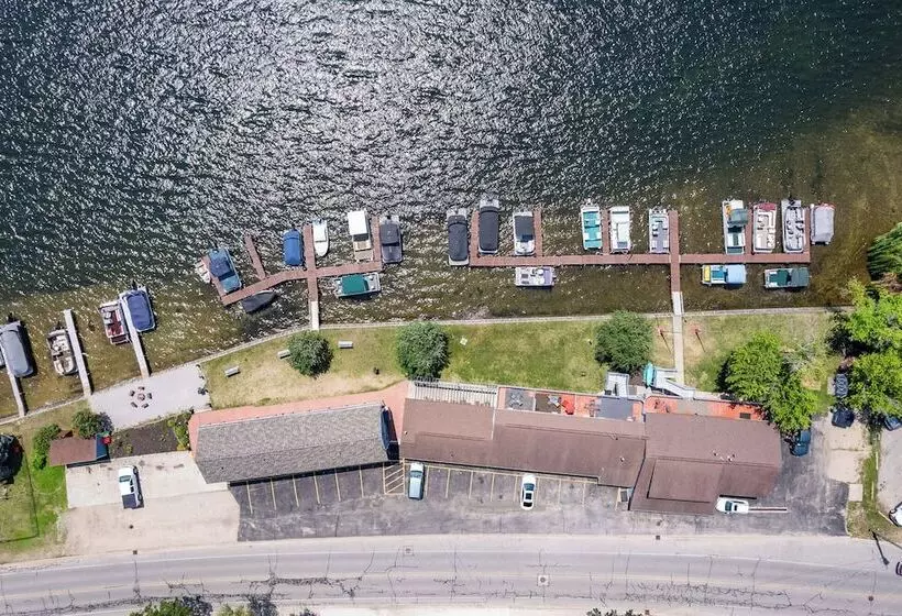 Hotelli Fife Lake Lodge