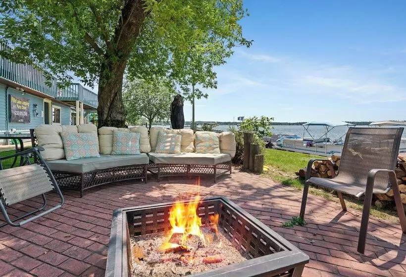 Hotelli Fife Lake Lodge