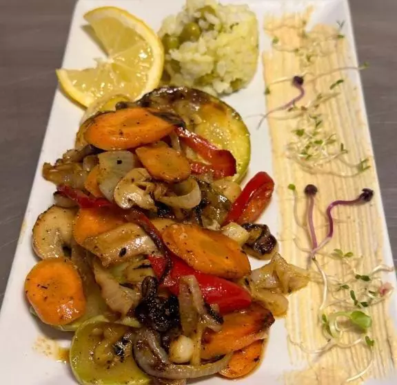 هتل Oppium Restaurant & Garden