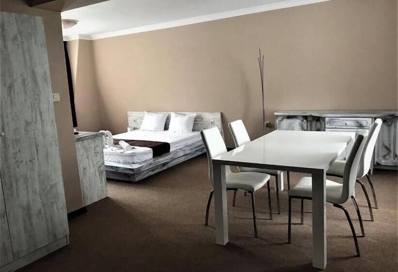 酒店 Oppium Restaurant & Garden