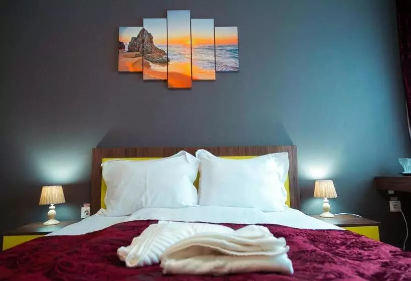 Hotelli Pensiune Confort Morosanu