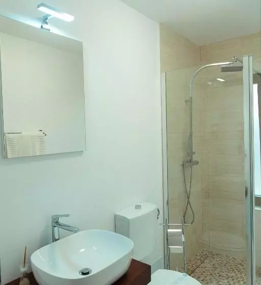 Hotelli Pensiune Confort Morosanu