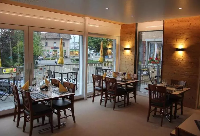 ホテル / Restaurant Post