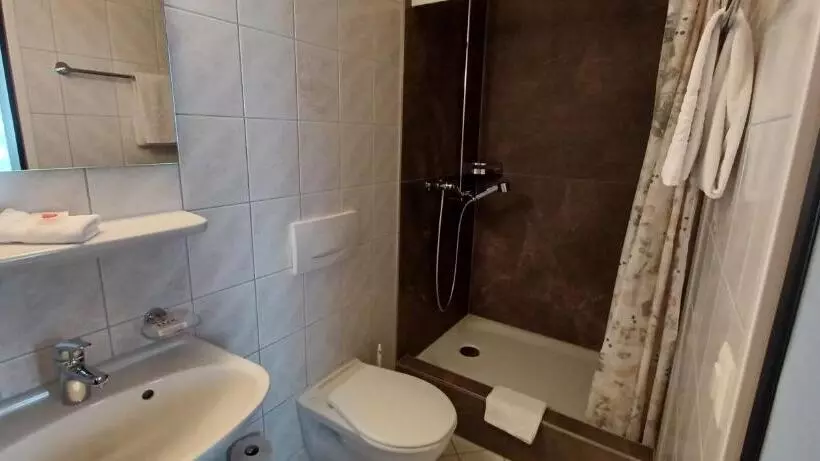 ホテル / Restaurant Post