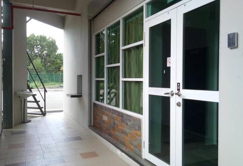 בית מלון כפרי Selesa View Gambang