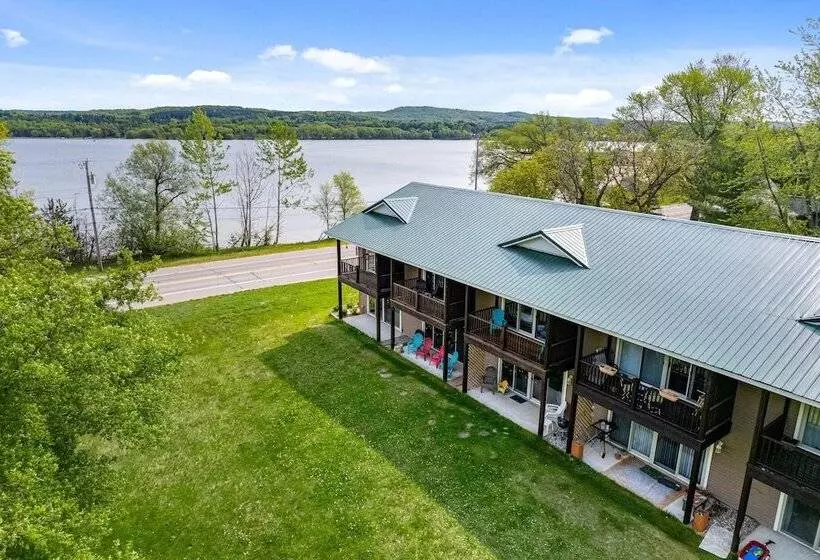 Hotelli South Arm Retreats Combined Units 1 To 5