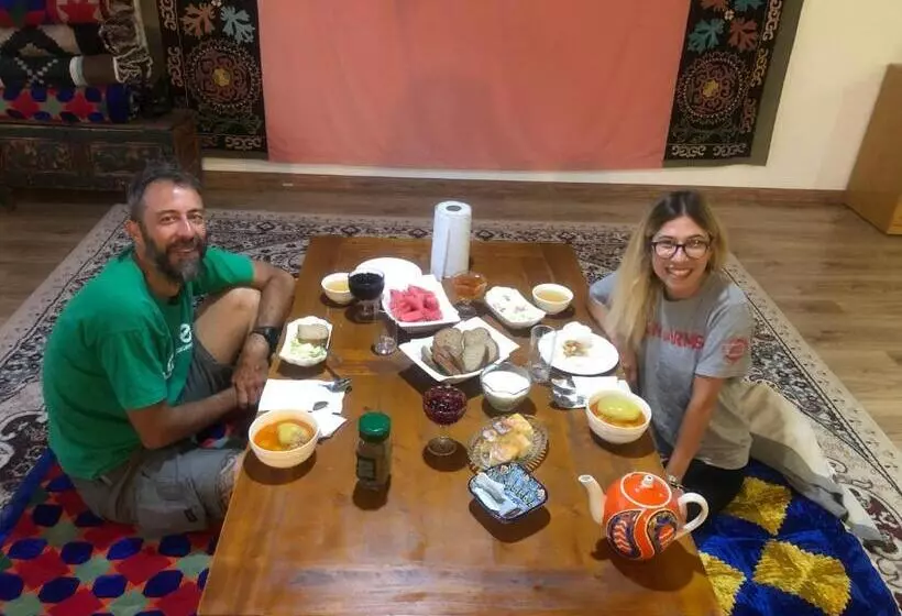 پانسیون Guest House Altyn Oimok