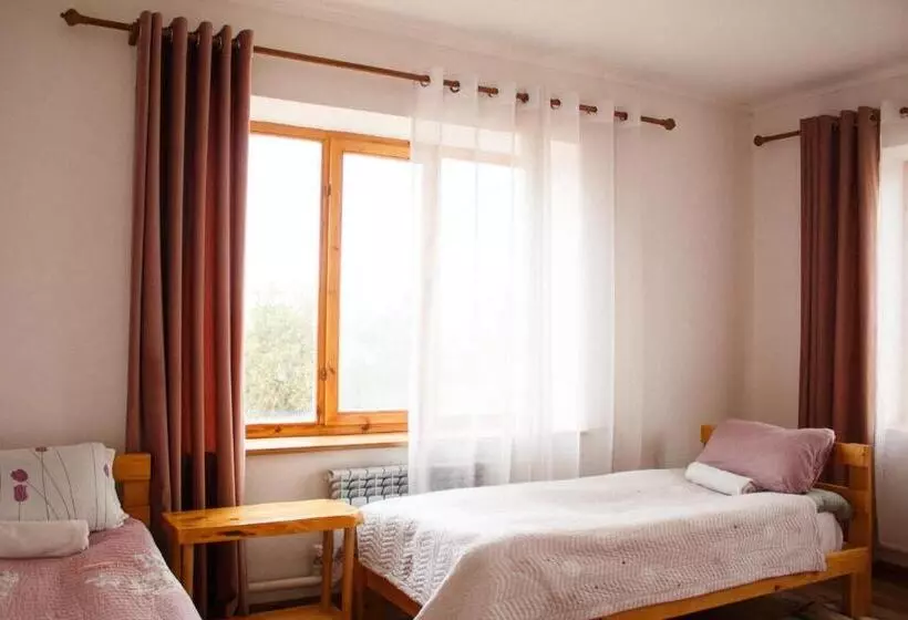 پانسیون Guest House Altyn Oimok