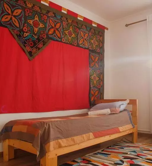 پانسیون Guest House Altyn Oimok