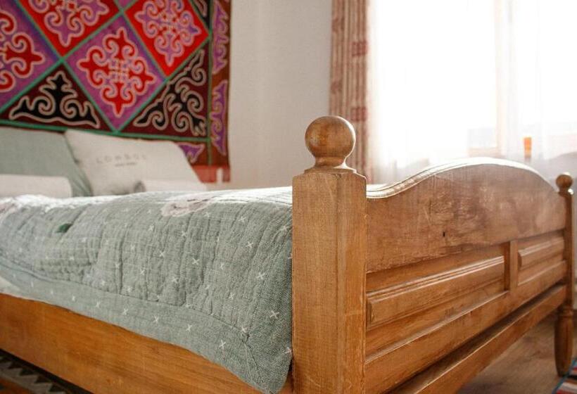 پانسیون Guest House Altyn Oimok