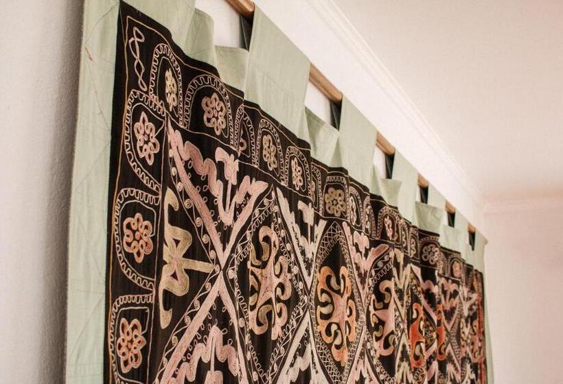 پانسیون Guest House Altyn Oimok