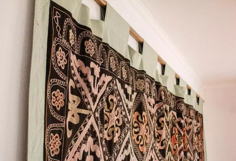 پانسیون Guest House Altyn Oimok