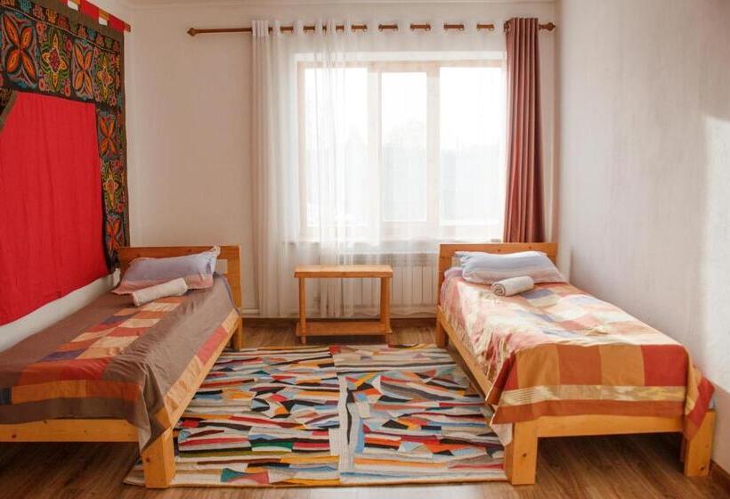پانسیون Guest House Altyn Oimok