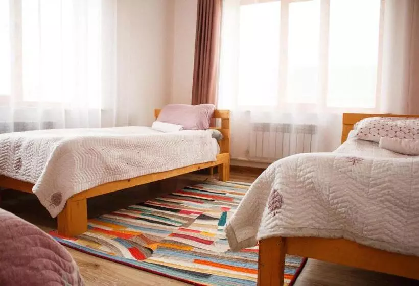 پانسیون Guest House Altyn Oimok