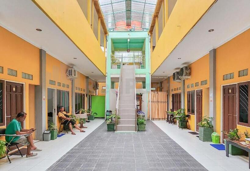 פנסיון Griya Tambun Raya Redpartner